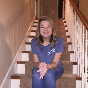 Meet your Posher, Laura